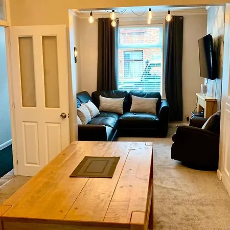Durham House - Fantastic Location And Great Price In Holiday home *