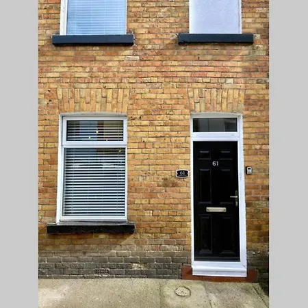 Durham House - Fantastic Location And Great Price In Scarborough