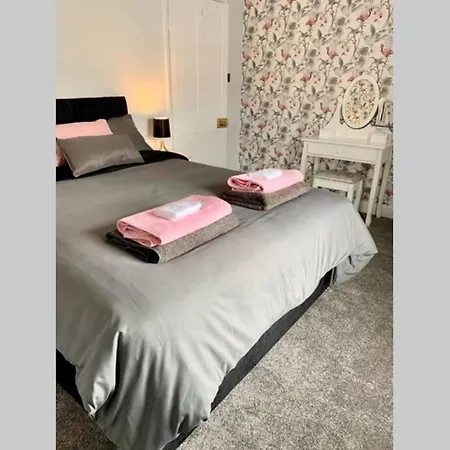 Durham House - Fantastic Location And Great Price In