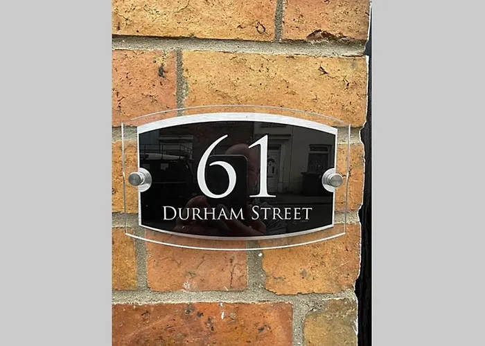 Durham House - Fantastic Location And Great Price In Scarborough