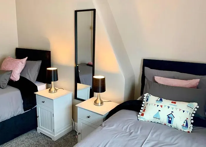 Durham House - Fantastic Location And Great Price In