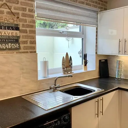 Durham House - Fantastic Location And Great Price In Scarborough