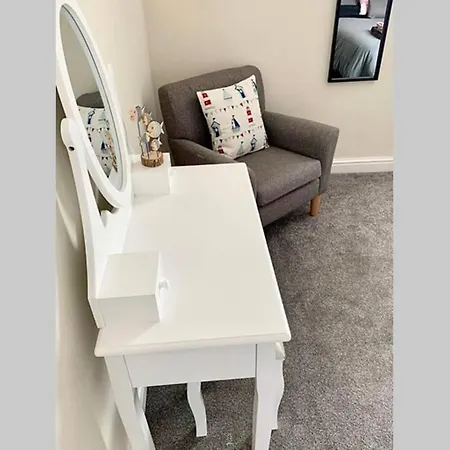 Durham House - Fantastic Location And Great Price In *