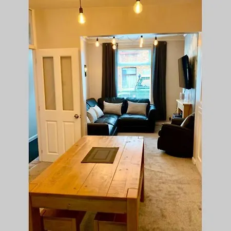 Durham House - Fantastic Location And Great Price In * Скарборо