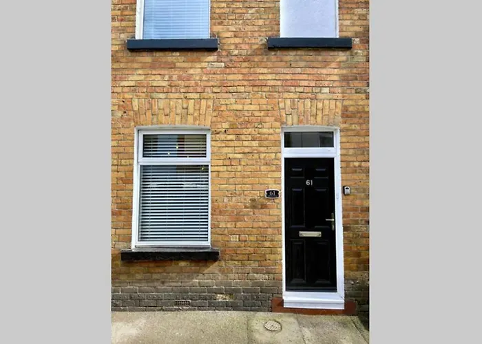 Durham House - Fantastic Location And Great Price In Scarborough