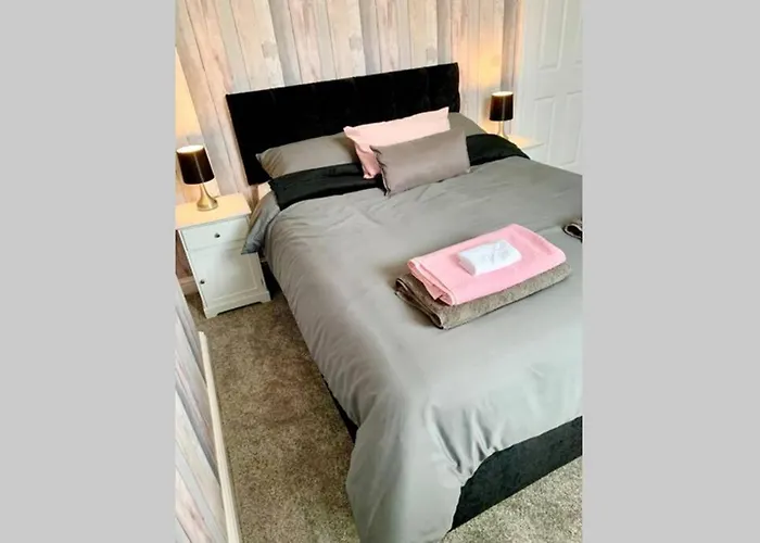 Durham House - Fantastic Location And Great Price In Scarborough