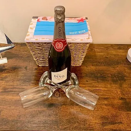 Durham House - Fantastic Location And Great Price In * Σκάρμπορο